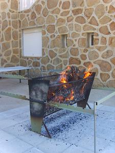 2013 05 19 UN MECHOUI AU CAMPING DE MOJACA